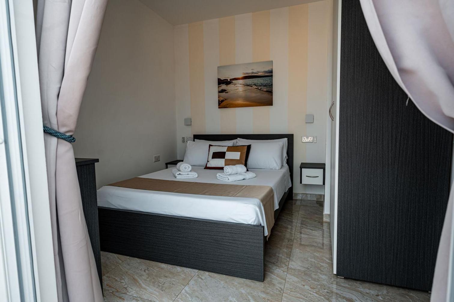 The Willows Penthouses With Jacuzzi Ghajn il-Kbira  Eksteriør billede