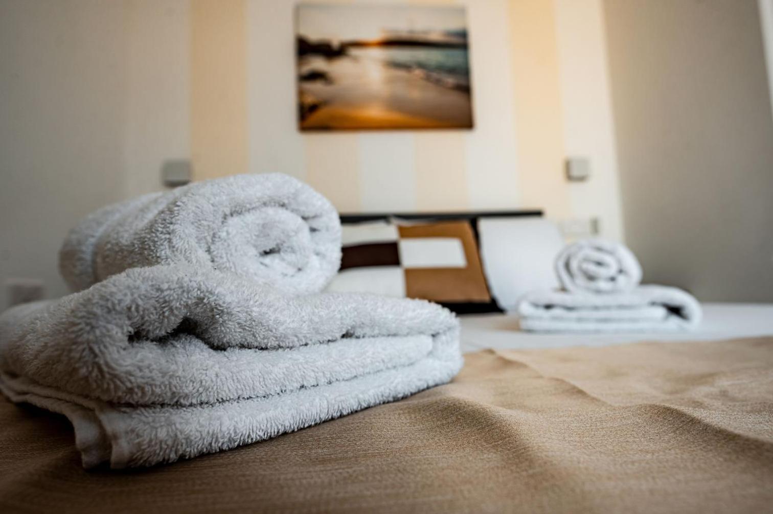 The Willows Penthouses With Jacuzzi Ghajn il-Kbira  Eksteriør billede